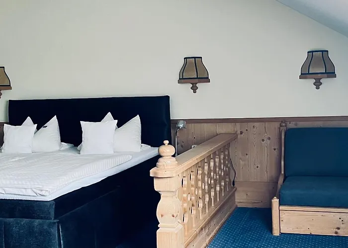 Schoenblick فندق نيوماركت إن دير أوبيرفالز