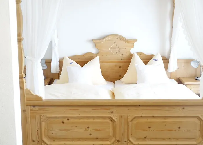 Hotel Schoenblick 3*